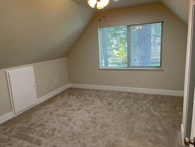 Building Photo - Gardner Mountain Gem - Just Steps from Miles and Miles of Trails