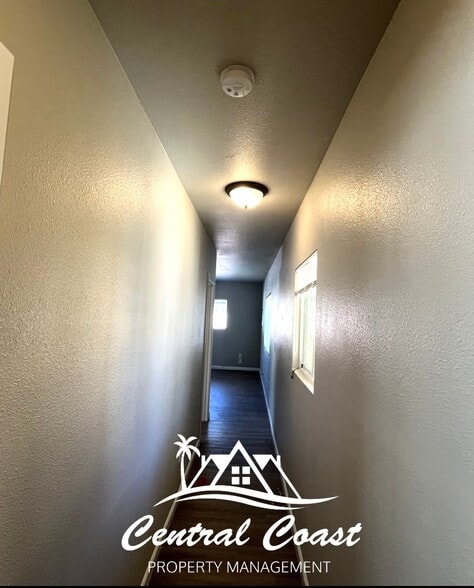 Building Photo - 0 S Hart Dr