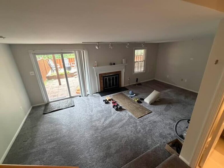 Building Photo - 10115 Galsworthy Pl
