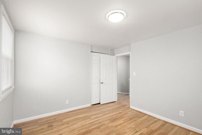 Building Photo - 2015 Dineen Dr