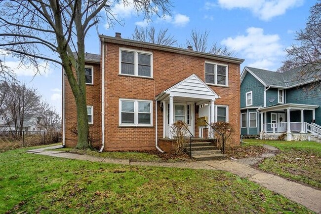 Building Photo - Newly Renovated 1br/1ba Apartment Available! PICTURES COMING SOON!