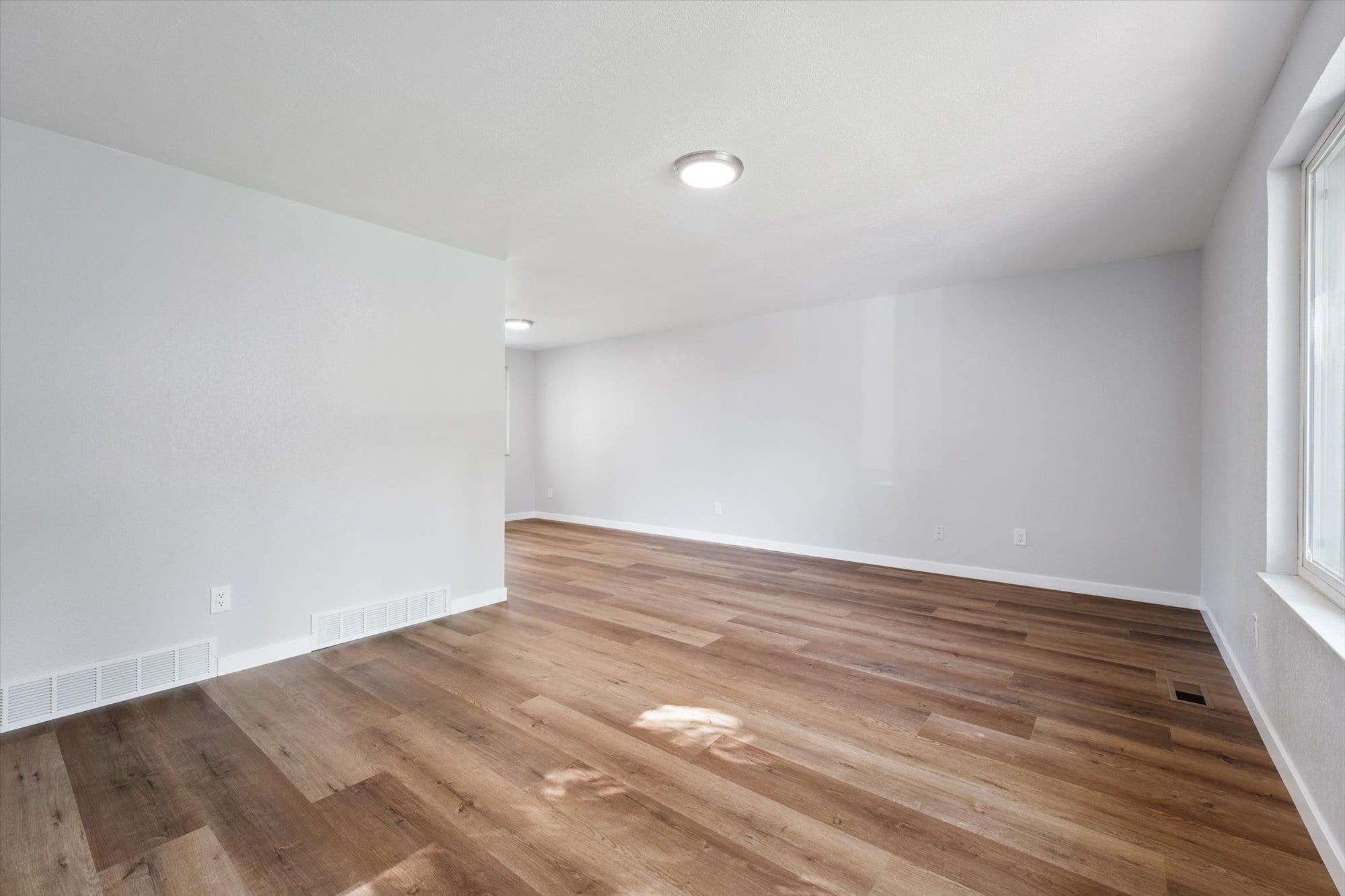 Building Photo - 7406 S Washington St