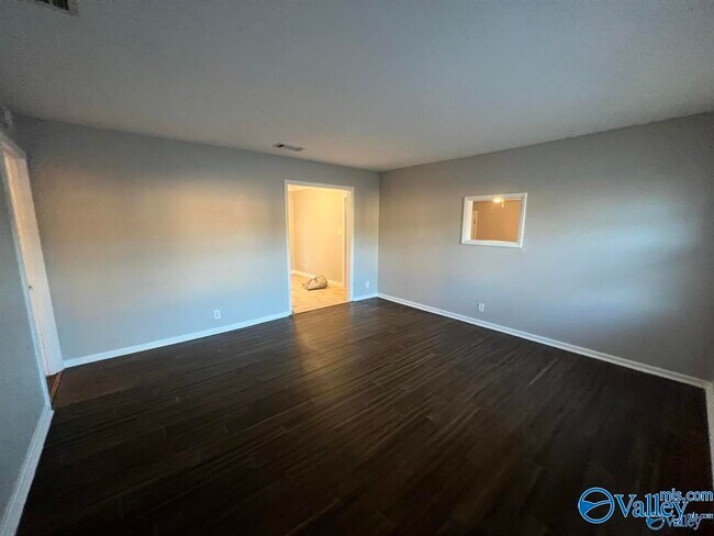 Building Photo - 3415 Mimosa Ln NW