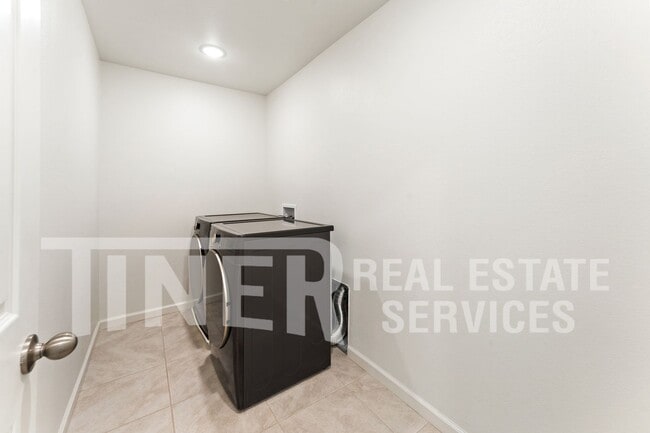 Building Photo - 5032 Cloudburst Wy