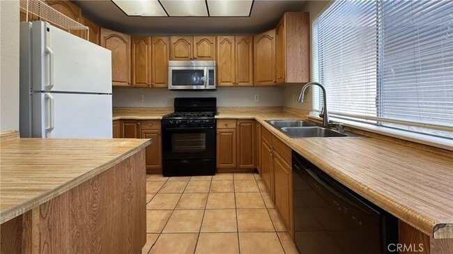 Building Photo - 49409 Eisenhower Dr