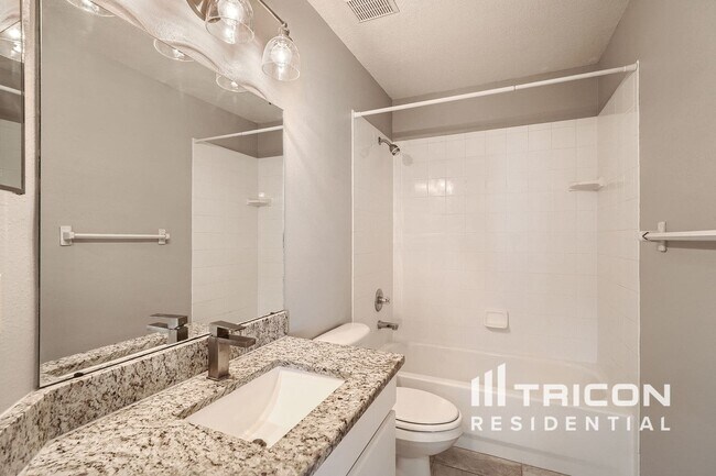 Building Photo - 30433 Tremont Dr