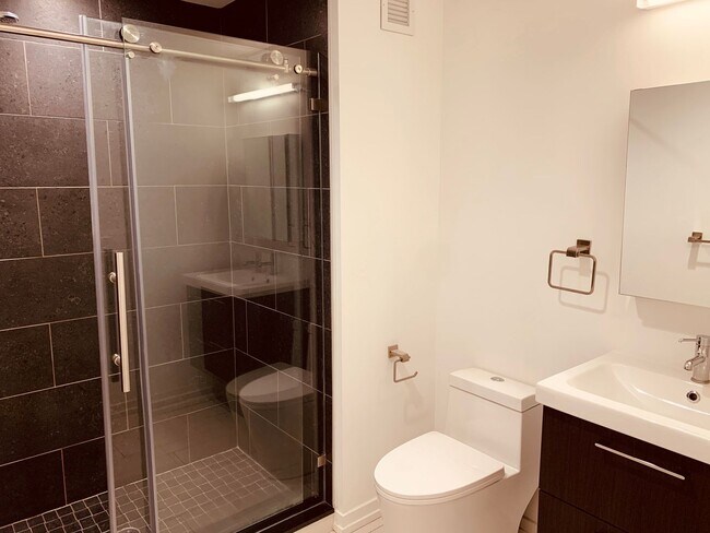 Building Photo - 430 Fairmount Ave