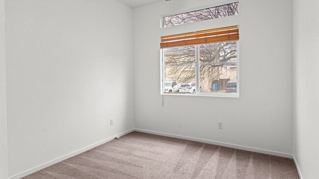 Building Photo - Charming 3-Bedroom 2bathroom in Santa Rosa!