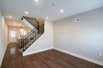 Building Photo - Brand New Luxury Temple Student Housing