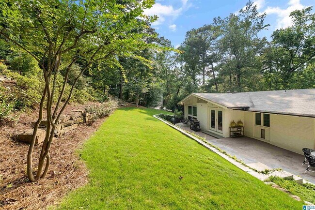 Building Photo - Mountain Brook 5 Bedroom, 3 Bath with Finished Lower Level