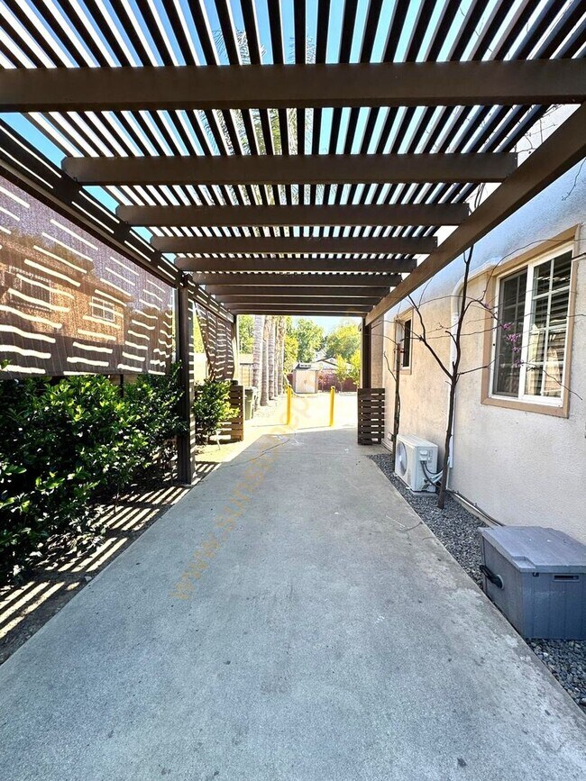 Building Photo - Beautifual Home