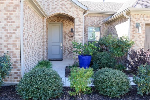 Building Photo - 639 Point Vista Dr