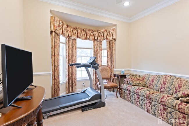 Building Photo - 115 Andover Dr