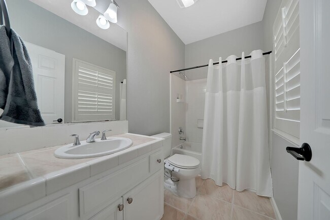 Building Photo - Copperopolis 3 Bd. / 2 Ba. Lake Access Fur...
