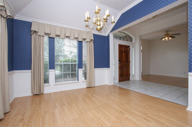 Building Photo - 9822 Therrell Dr