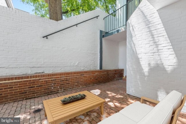 Building Photo - 207 S Patrick St