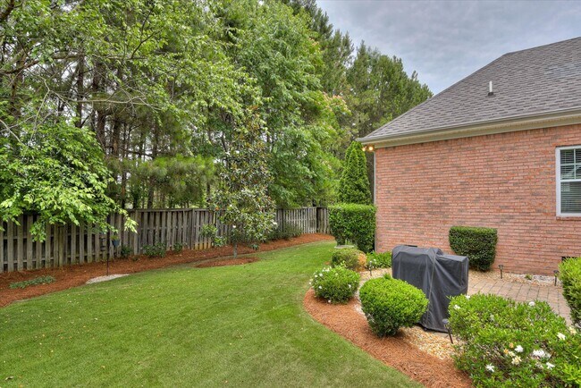 Building Photo - 4 Bedroom 2.5 Bath in Jones Crossing