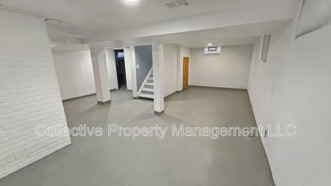 Building Photo - 3625 Chatsworth St