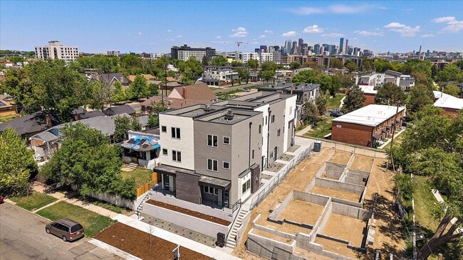 Building Photo - Luxurious New Townhome in South Sloan’s Lake
