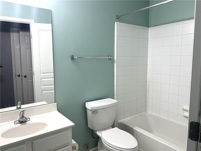 Building Photo - 833 Old Greenville Hwy