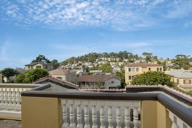 Building Photo - 175 Vasquez Ave