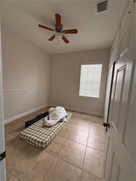 Building Photo - 1007 Nandina Dr