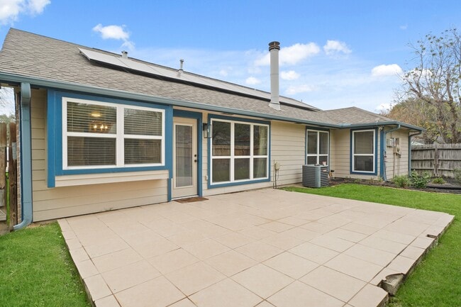 Building Photo - 19211 Haystream Dr