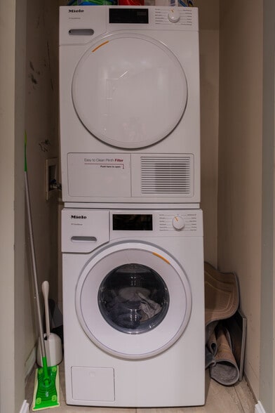 Building Photo - 159 State St