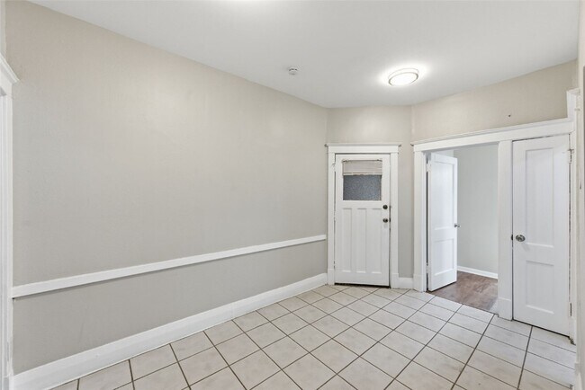 Building Photo - 4162 Shenandoah Ave