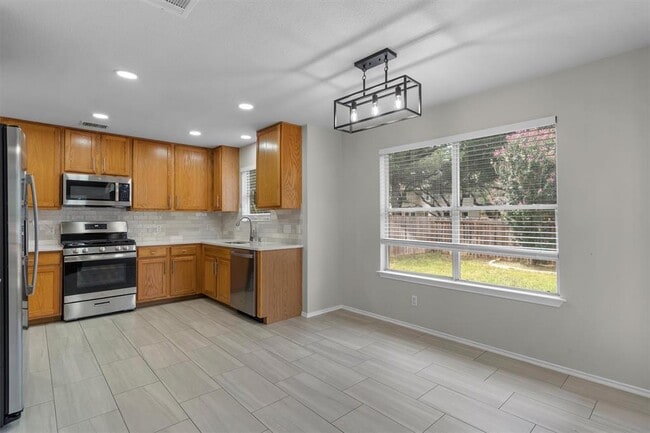 Building Photo - 14524 Ballycastle Trail