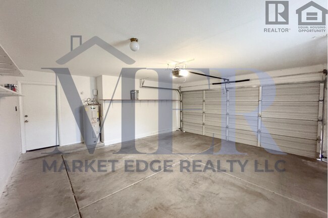 Building Photo - 2Bed/2Bath w/ Office-House at 40th St/Cactus-Garg!