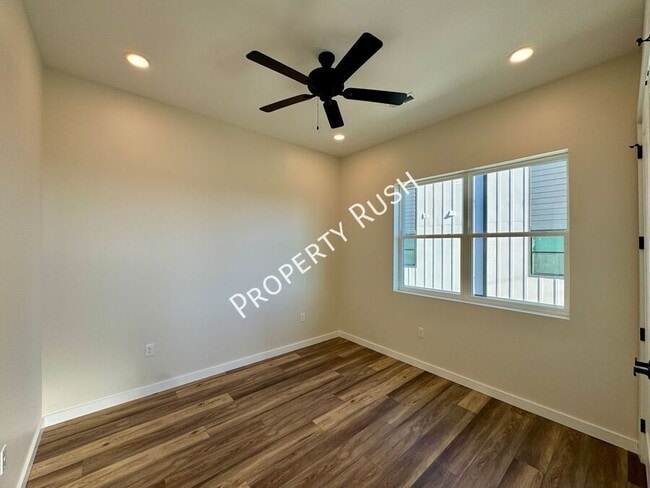 Building Photo - 1865 Zeta Way