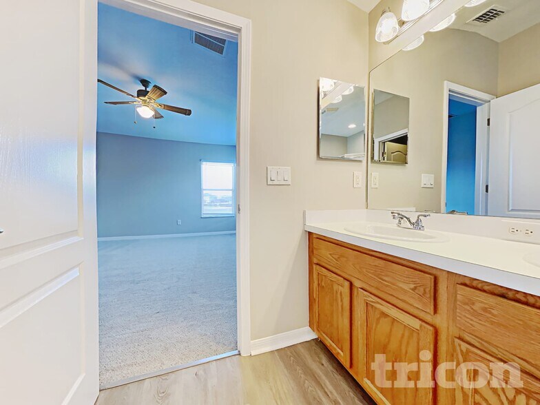 Building Photo - 3351 Rennes Ct