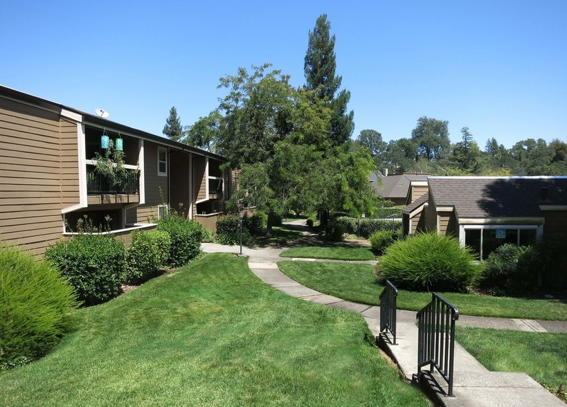 Rollingwood Condominium Rentals 9160 Madison Ave Fair Oaks CA 95628