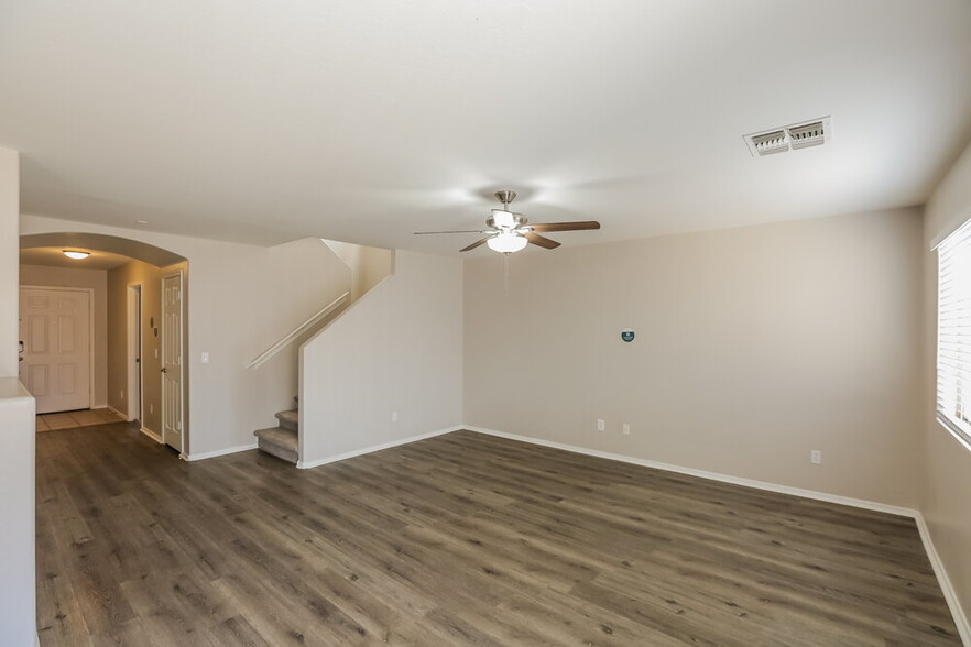 Building Photo - 3419 W Sunland Ave