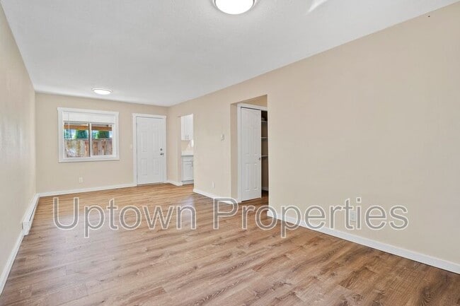 Building Photo - 466 N Adair St