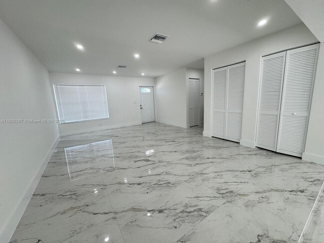 Building Photo - 11000 SW 47th Terrace