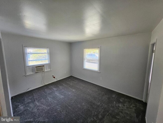 Building Photo - 49 Bonnie Ln
