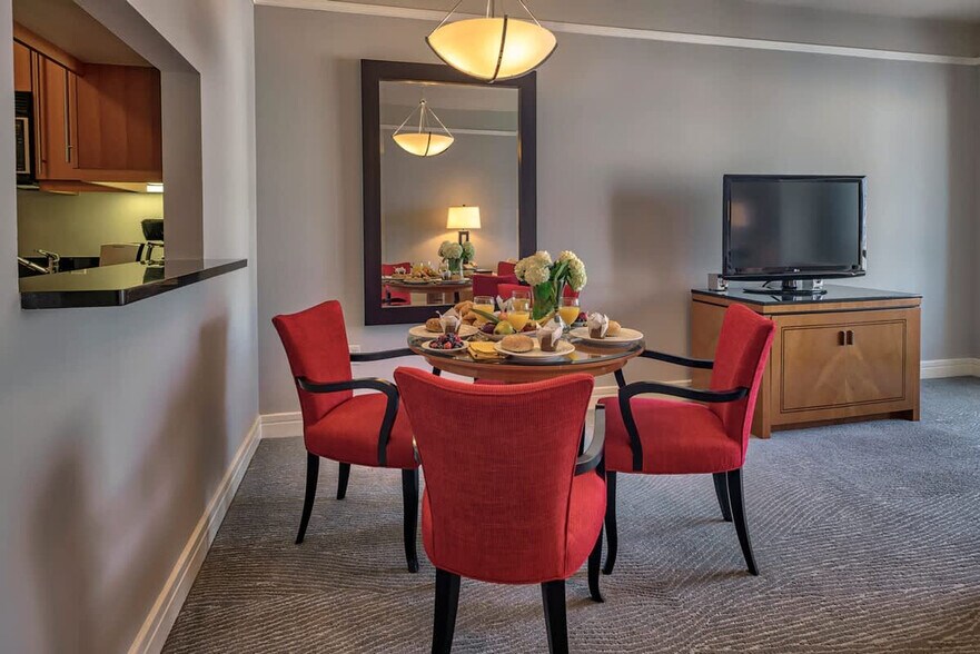 Building Photo - 1441 Brickell Ave