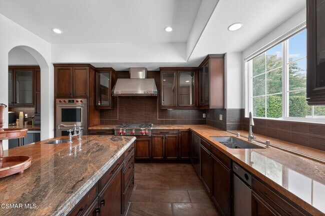 Building Photo - 9651 Sagebrush Ave