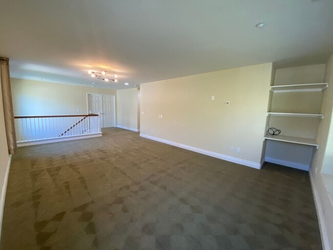 Building Photo - *Move in Special*2 story 4 Bedroom Home located in Amber Woods Community