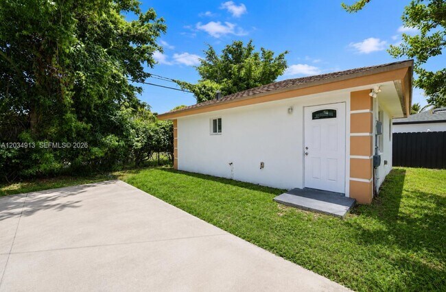 Building Photo - 10595 SW 171st St