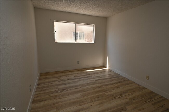 Building Photo - 1512 Cobb Ln