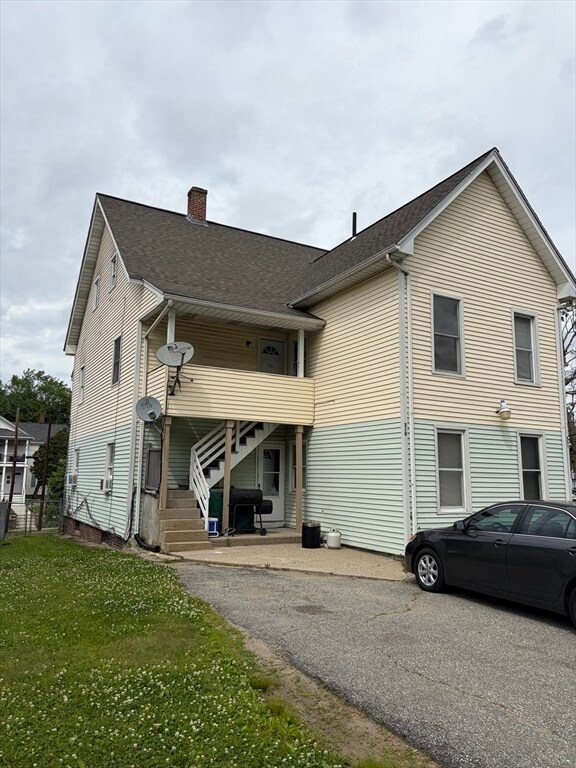Building Photo - 319 Main St