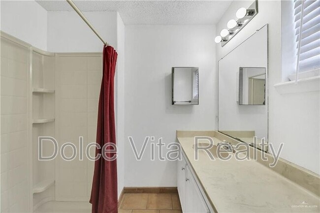 Building Photo - 1001 N 15th St