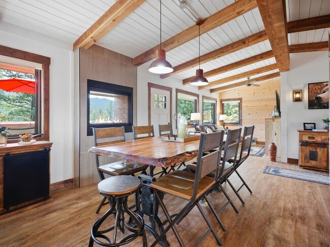 Building Photo - 9987 S Overlook Rd
