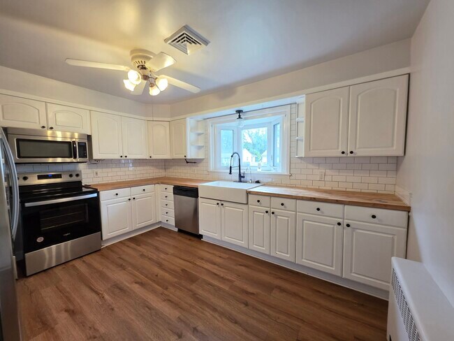 Building Photo - 1209 Belmont Ave
