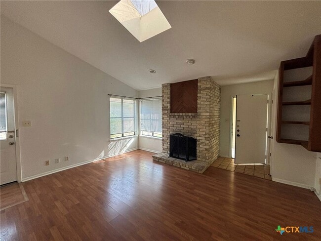 Building Photo - 210 Planters Dr