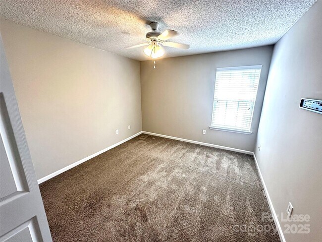 Building Photo - 8708 Laurel Run Dr