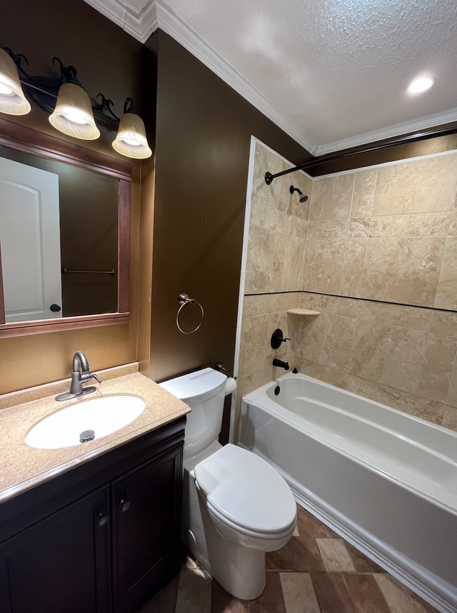 Building Photo - 3BR/2BA Home